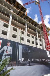 24865347 melia top off