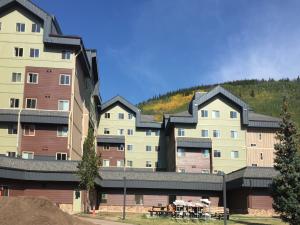 Commercial Painting Project - The Edge Building, Copper Mountain.jpg