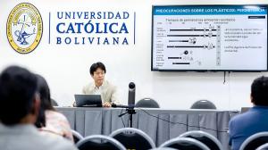 John Ahn, Chairman of the ALLATRA Global Research Center, during his plenary presentation at the lecture hall of the Graduate Studies Department of the Bolivian Catholic University in Santa Cruz