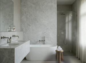 Printed Quartz Bathroom Application
