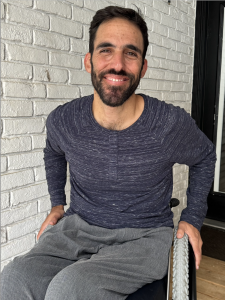 At TEDxBeverlyGrove 2026, entrepreneur and transformational coach Eron Zehavi took the stage in a wheelchair and opened with a confession: he was paralyzed Eron Zehavi, Entrepreneur and Transformational Coach, sitting in a wheelchair