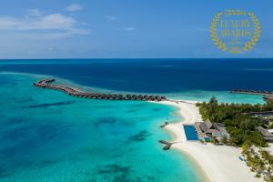 From our iconic infinity pool to our vibrant house reef, discover the boutique island escape that continues to be recognised among the Maldives’ finest.