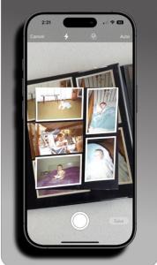 Bild eines alten Babyfotoalbums, das digitalisiert werden soll