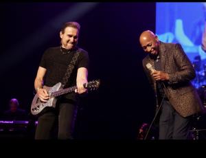 Jeffrey Osborne Hits The Stage