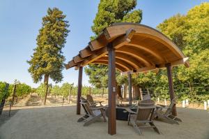 SENZA Hotel Firepits