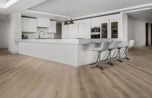 luxury-home-engineered-hardwood-floor