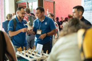 Participants exchange knowledge at Reef Futures 2024
