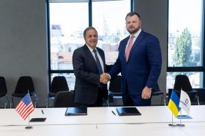 Jonathan Bass, CEO Argent LNG & Sergii Koretskyi, CEO of Naftogaz Group
