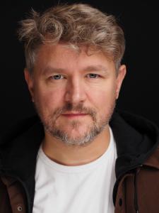 Author Benjamin Thomas