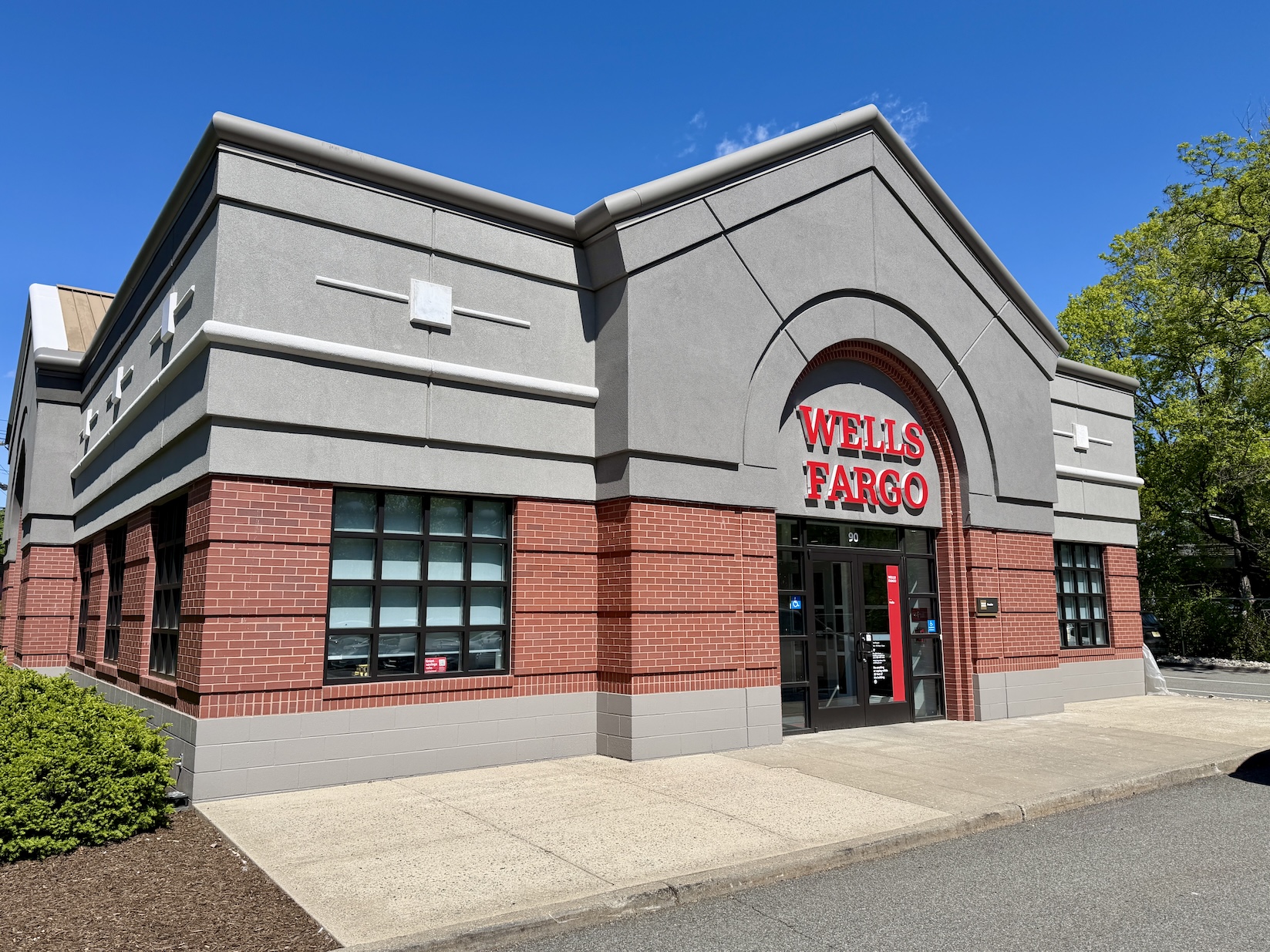 ZD Stucco Repair Completes Full Exterior Restoration for Wells Fargo in Clifton NJ