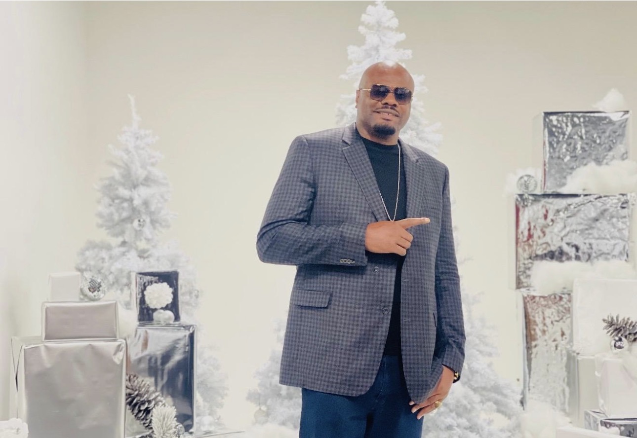 Ultimate Dads: Unplugged Co-Host Quenton Marselles Brown Sr. Receives Presidential Lifetime Achievement Award