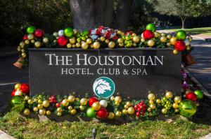 The Houstonian Hotel, Club & Spa is Houston’s favorite holiday tradition with its dazzling décor, “Merry Mansions” giant gingerbread display, lobby entertainment, a majestic lighted oak tree and bountiful brunches Holiday fun at The Houstonian Hotel Club and Spa in Houston Texas