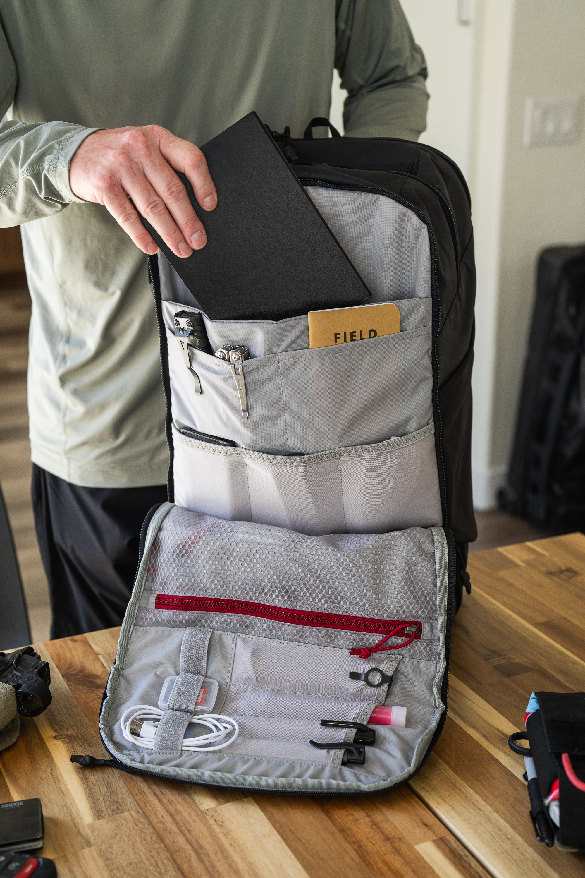 Vertx® Expands the Urban Ghost Series with the 36L Weekender Travel Bag, DOPP Kit & Utility Pouch
