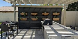 Outdoor Kitchen