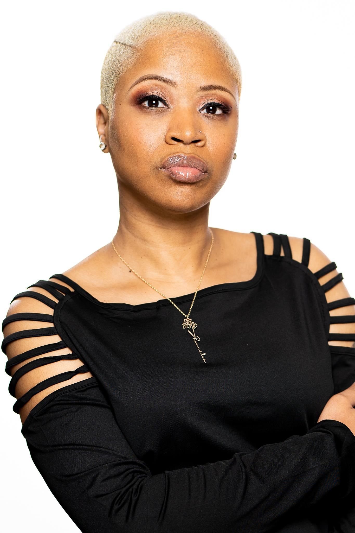 Christian Hip Hop Artist Ronnelia Ignites Hope with New Single ‘Lights Up’ Featuring Canton Jones