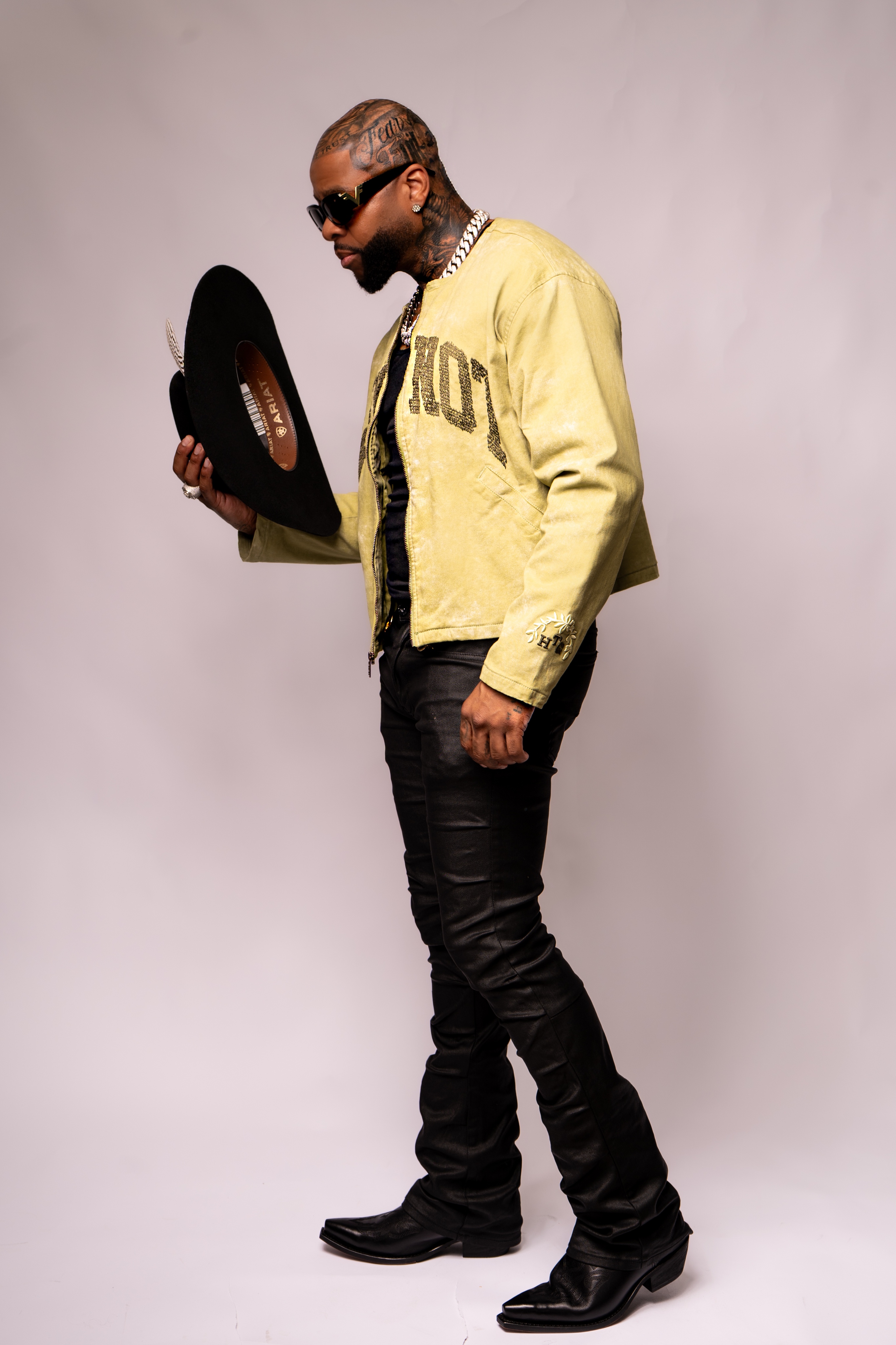 R&B Artist Emjay Unveils ‘Pretty Woman,’ Showcasing Soulful Vocals, Global Influences and Timeless Romance
