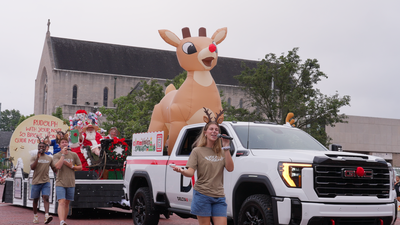 Float designer Innis Maggiore teams with Heart Brands for Pro Football Hall of Fame Grand Parade first