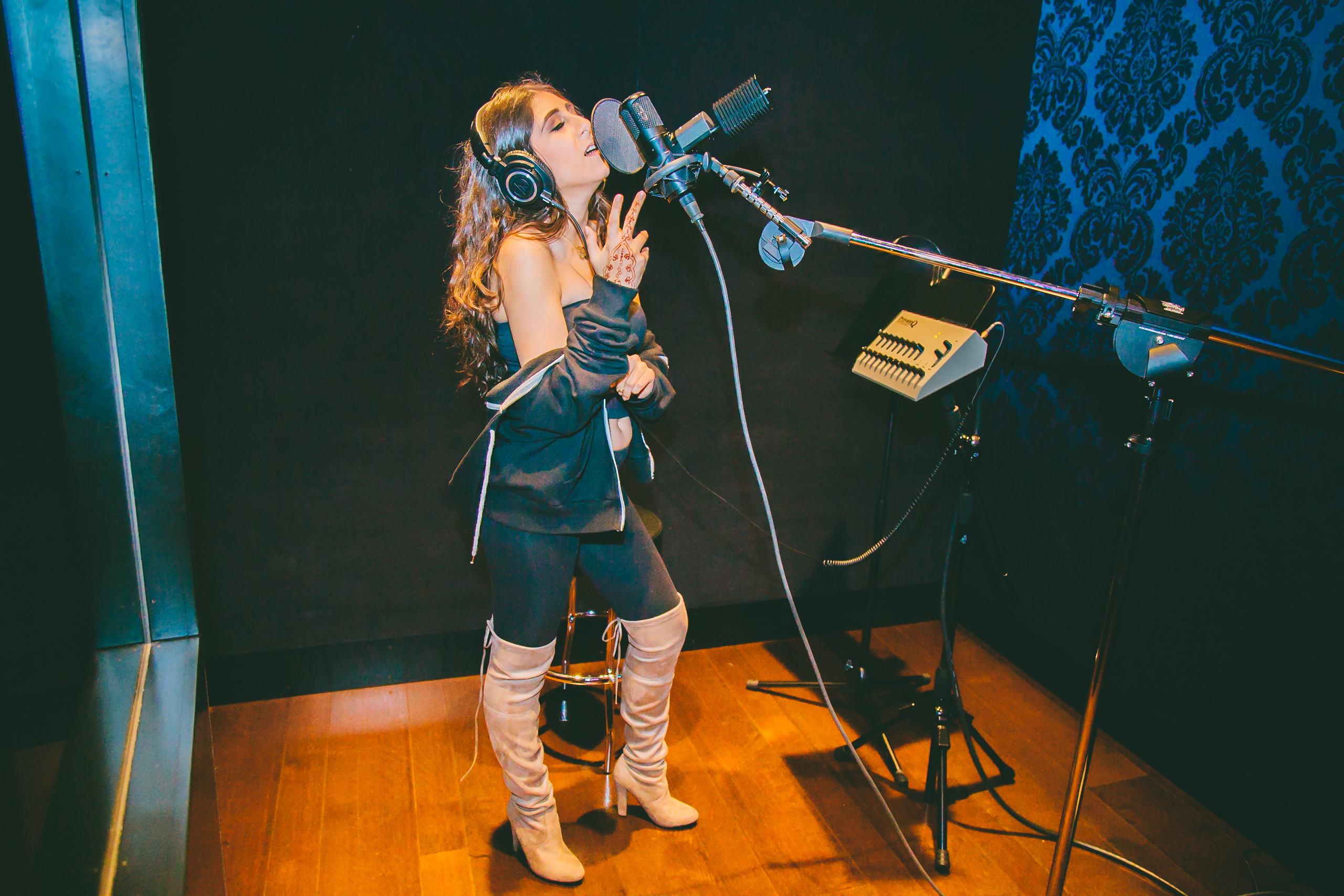 Farrah Mechael Builds Global Momentum with 1.4 Million Streams, 77 Career Credits, and Expanding International Audience