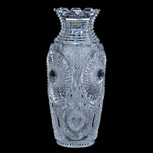 ABCG vase, a 12-inch-tall beauty in the Rose Diamond pattern by Meriden and an outstanding example, featuring a lovely step cut neck, and hobstar base, 5.3 pounds. Estimate: $1,500-$3,000