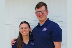 Oxi Fresh Carpet Cleaning, one of the nation’s leading carpet cleaning franchises, is proud to announce the launch of its newest location in Charleston, South Carolina, owned and operated by husband-and-wife team Chris and Sara Olson Oxi Fresh franchisees Chris and Sara Olson pose together in their Oxi Fresh polos.