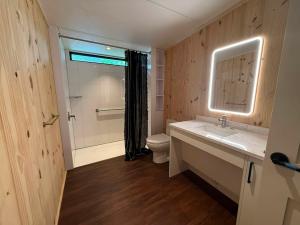 Intunity_Pershing_Bathroom