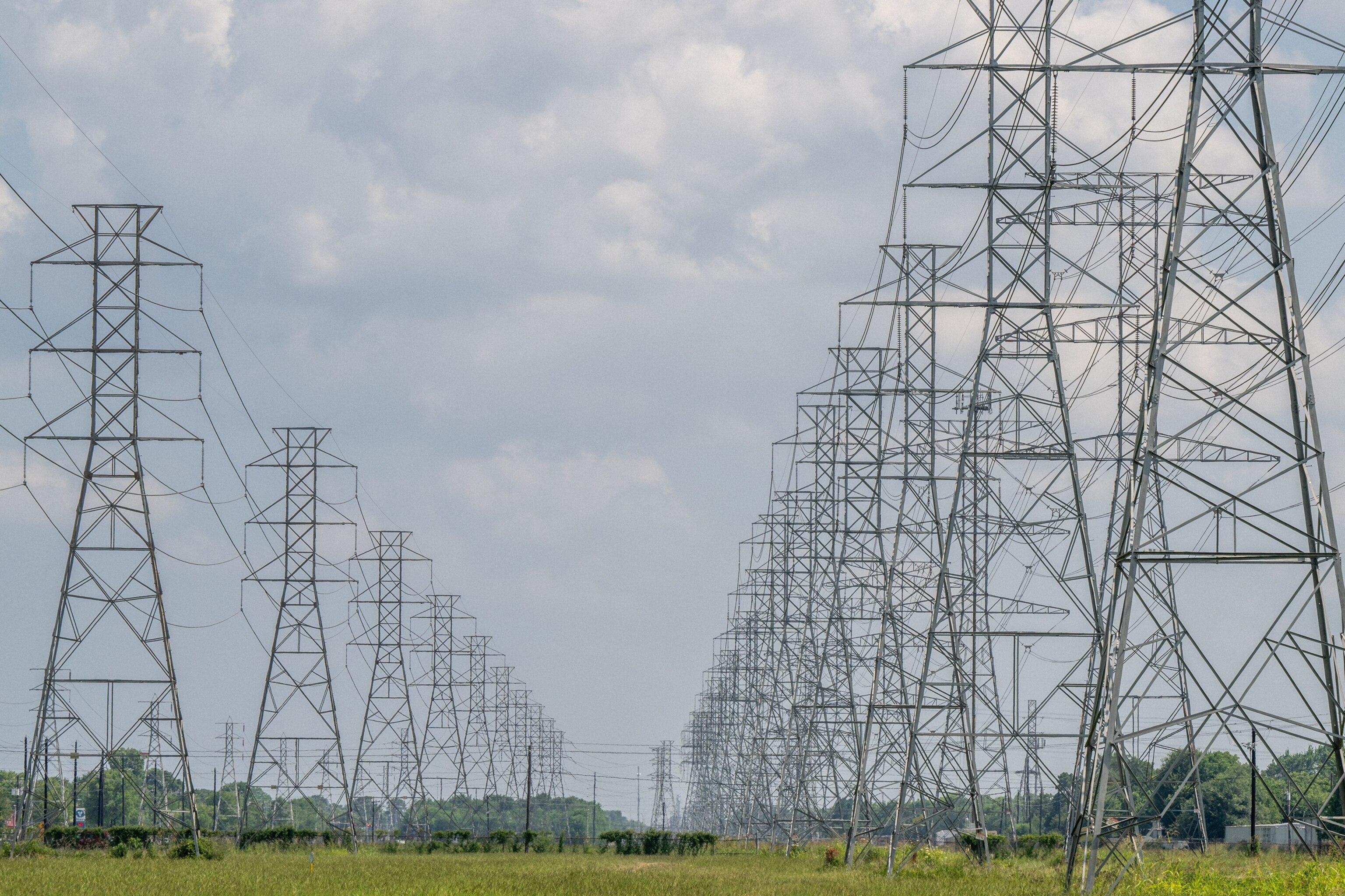 U.S. Power Grid Expansion Creates New Demand for Infrastructure and Workforce Housing