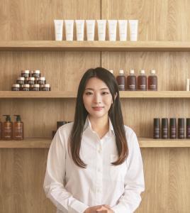 Melixir, the Korean skincare brand known for bringing a plant-based approach to modern K-beauty, is showcasing its skincare philosophy in New York as part of Seoul to Soho, the immersive Korean beauty and culture experience taking place at 13 Crosby Street in SoHo through September 6 Hana Lee, Founder & CEO, Melixir