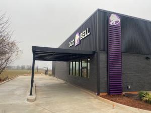 Canopy installation for Taco Bell- New Castle