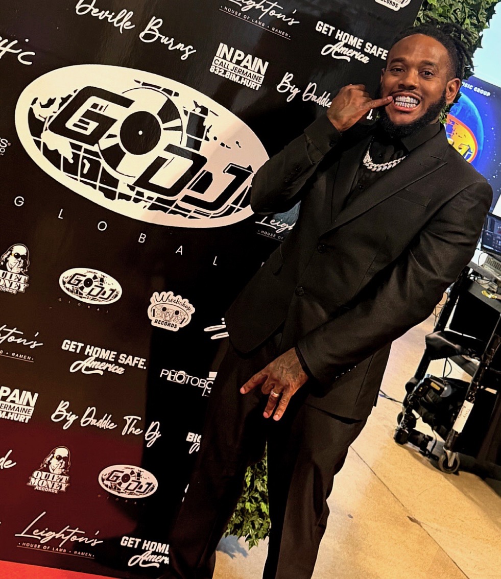 Chaz Gaveit Announces ‘Heartstrings,’ his debut hit single distributed through a major Rocstar/ada Warner Music
