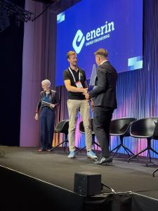 Enerin COO, Ralph Groen, is seen in the photo accepting the ONS Innovation Award from Norway's Minister of Energy, Terje Aasland.