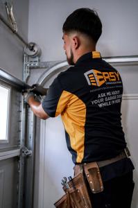 Easy Garage Door Repair logo, Houston garage door company.
