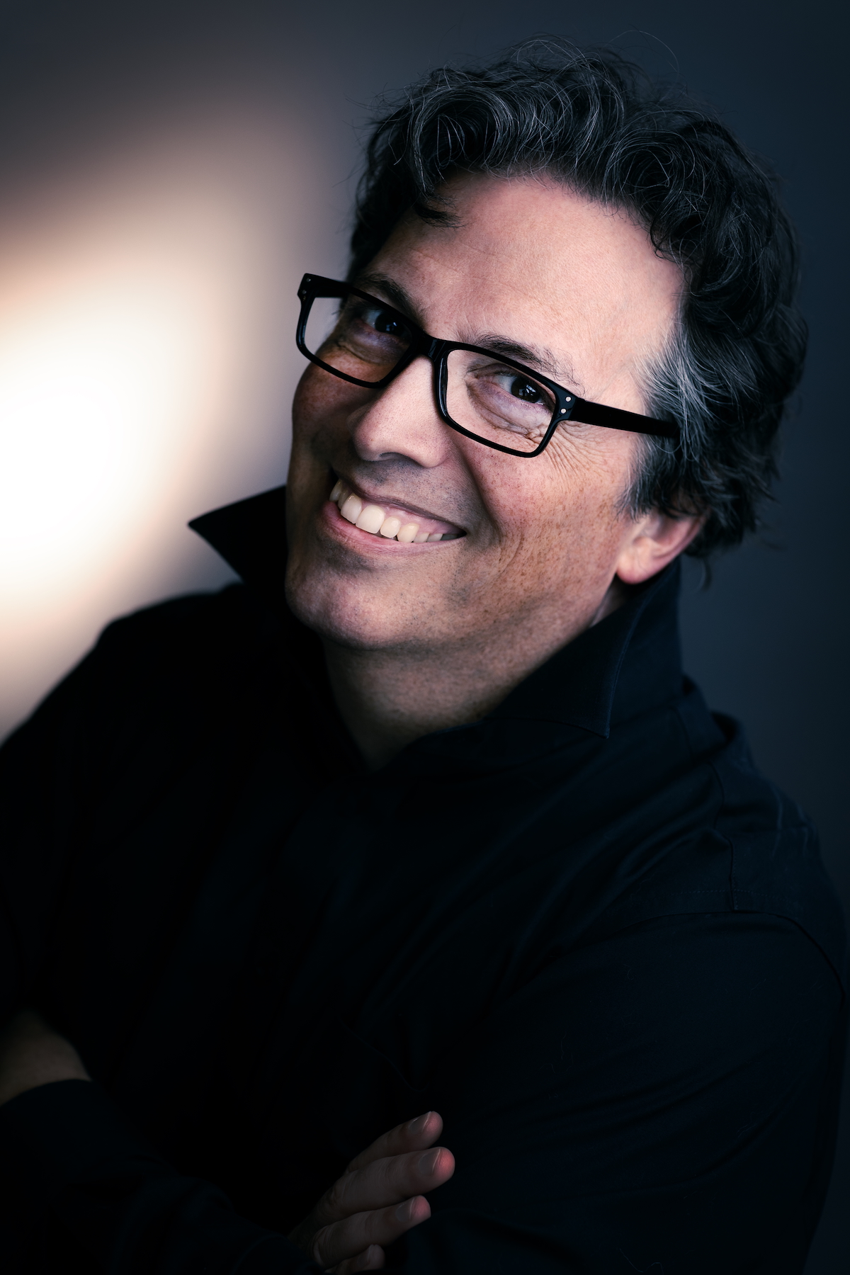 Richard Hatem’s Paranormal Bookshelf Podcast Announces 2026 ‘Light in the Dark Tour’