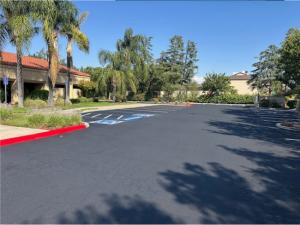 Commercial asphalt paving and parking lot striping completed by Denny McCowan General Engineering in the Central Valley.