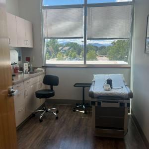 Image of exam room at GI of the Rockies Lafayette Clinic