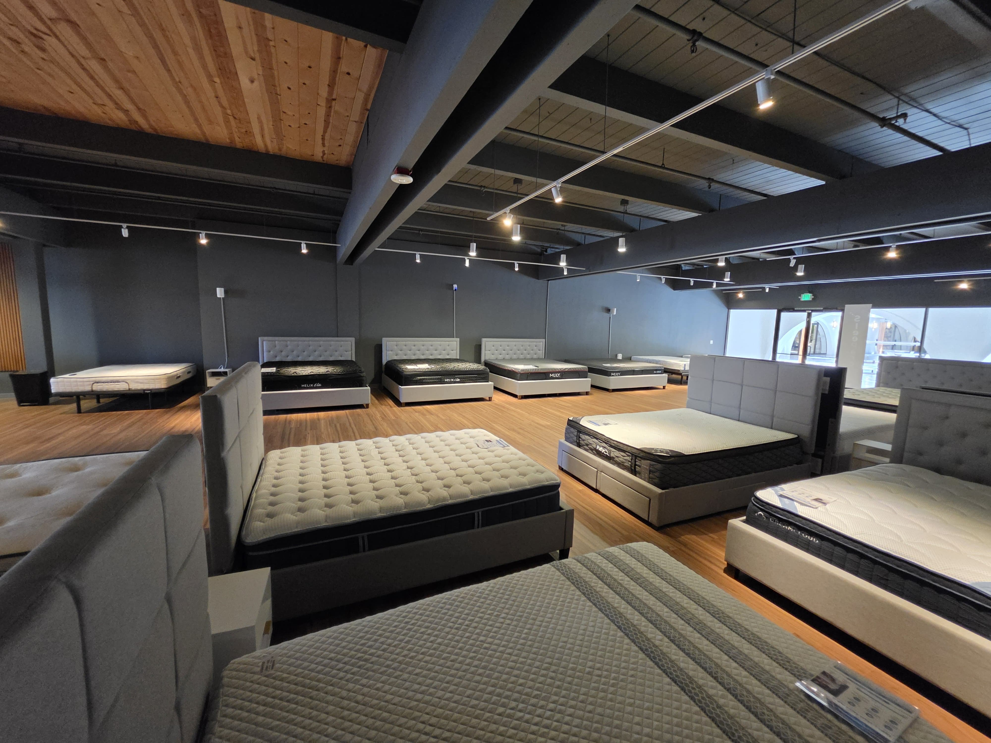 SleePare Seattle Lets Shoppers Try Ten Online Mattress Brands in One Room