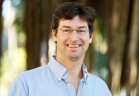 New College of Florida Professor Bernhard Klingenberg Co-Authors Study: Can AI Replace the Statistician?