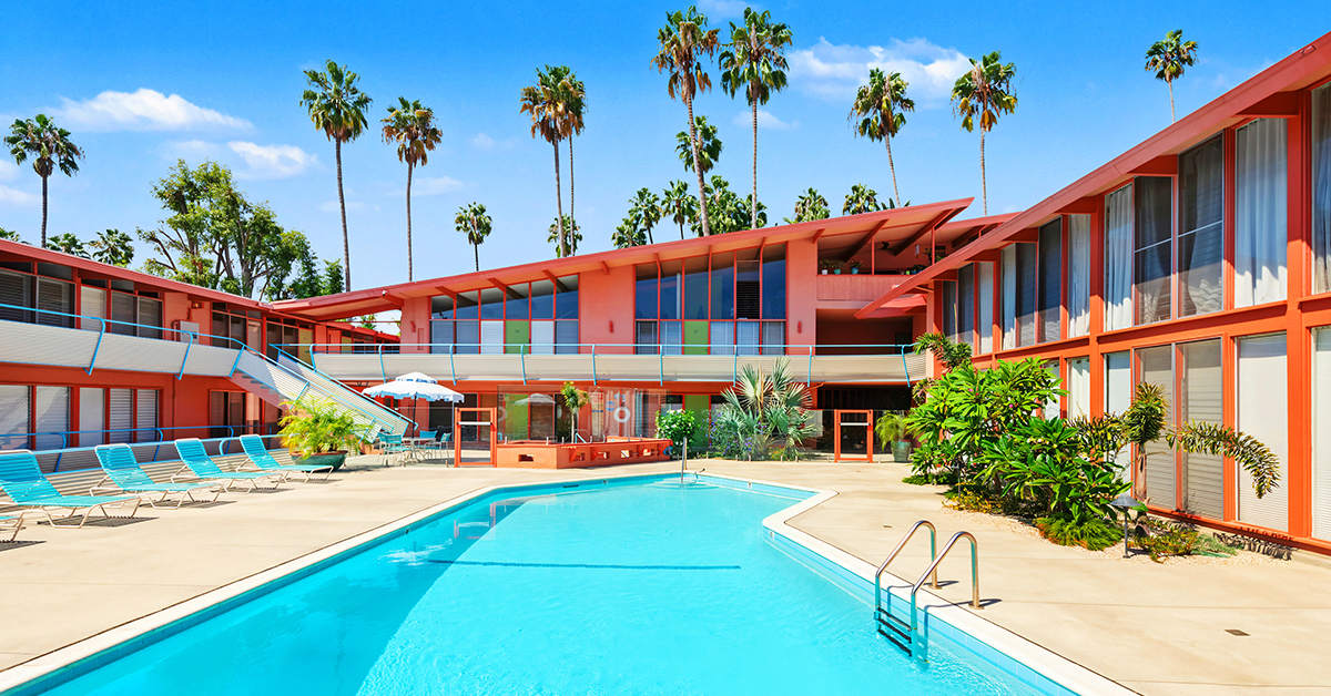 The Hollywood Riviera: An Edward Fickett 1954 Landmark in West Hollywood Hits the Market