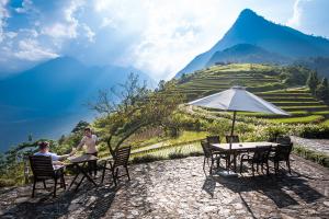 La collaborazione tra Lux Travel DMC e Lux Cruise Group arricchisce ogni pacchetto viaggio Vietnam con crociere d'eccellenza ed esperienze su misura per scoprire il Paese in modo autentico.