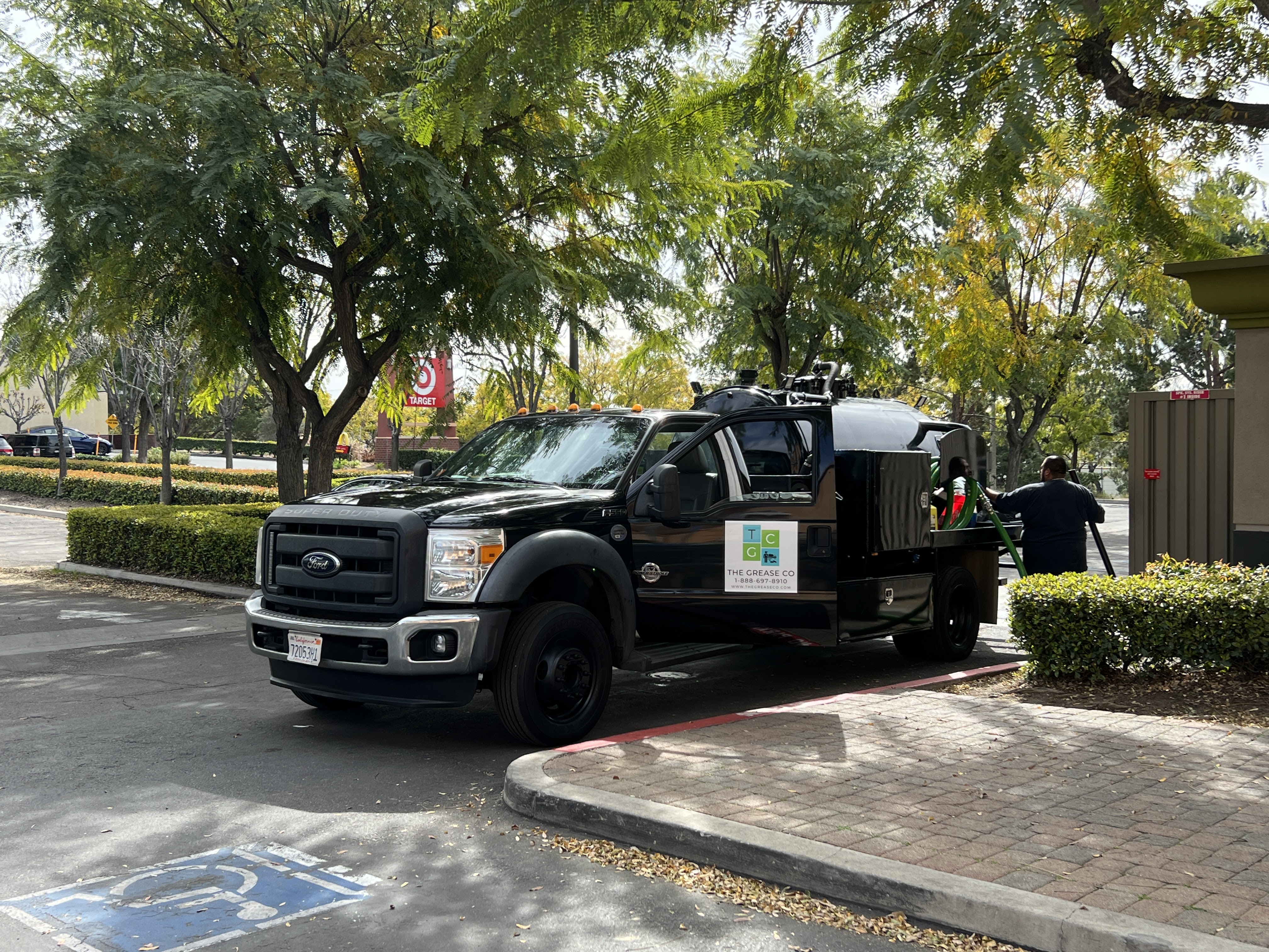 Grease Trap Overflows in Los Angeles Restaurants- Causes, Warning Signs, Risks, and Prevention Tips for Food Businesses