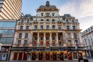 Learn London's Haunted History while enjoying late night snacks