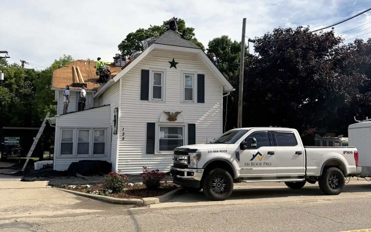 MI Roof Pro Opens Third Michigan Location in West Bloomfield