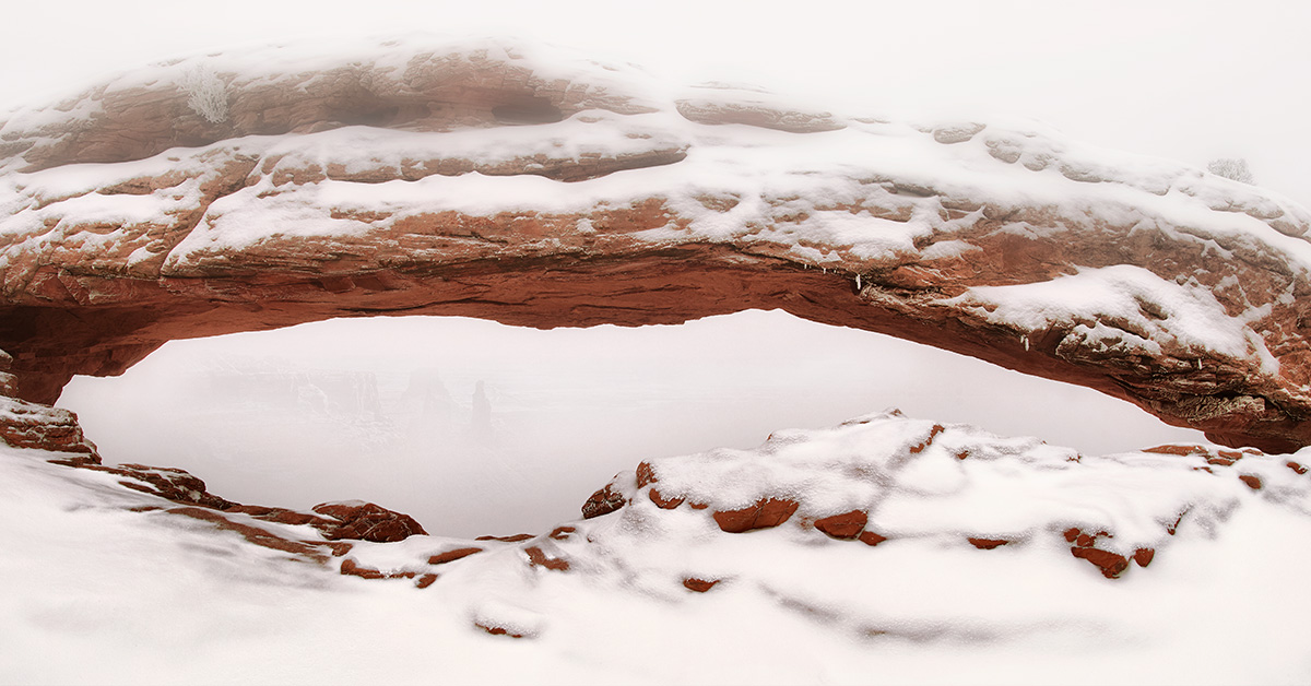 Fine Art Photographer Releases Free Field Guide to Five Utah Landscapes, Including a Rare Fog Image at Mesa Arch