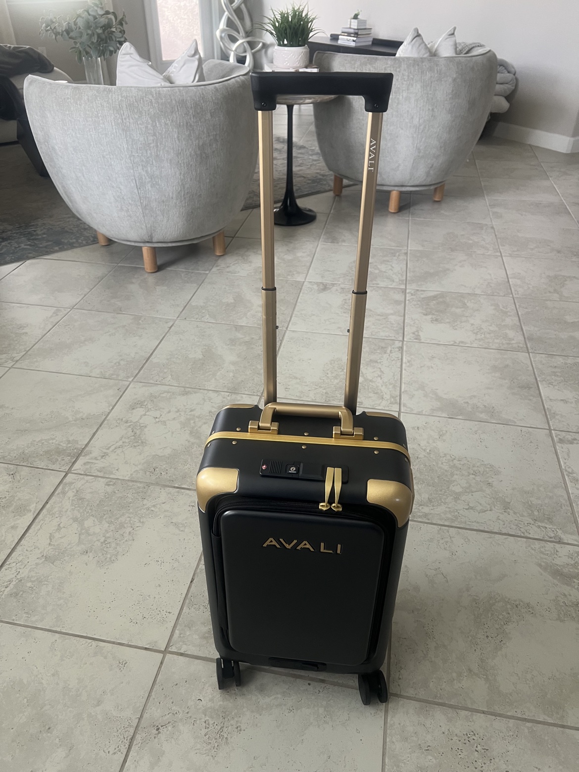 Tampa Nurse Launches AVALI, a Luxury Carry-On That Weighs Itself, on Kickstarter October 15