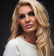 Influential Women Features Stephanie F. Carmody: Publicist, Curator, And Podcast Host With A New Voice On Reinvention