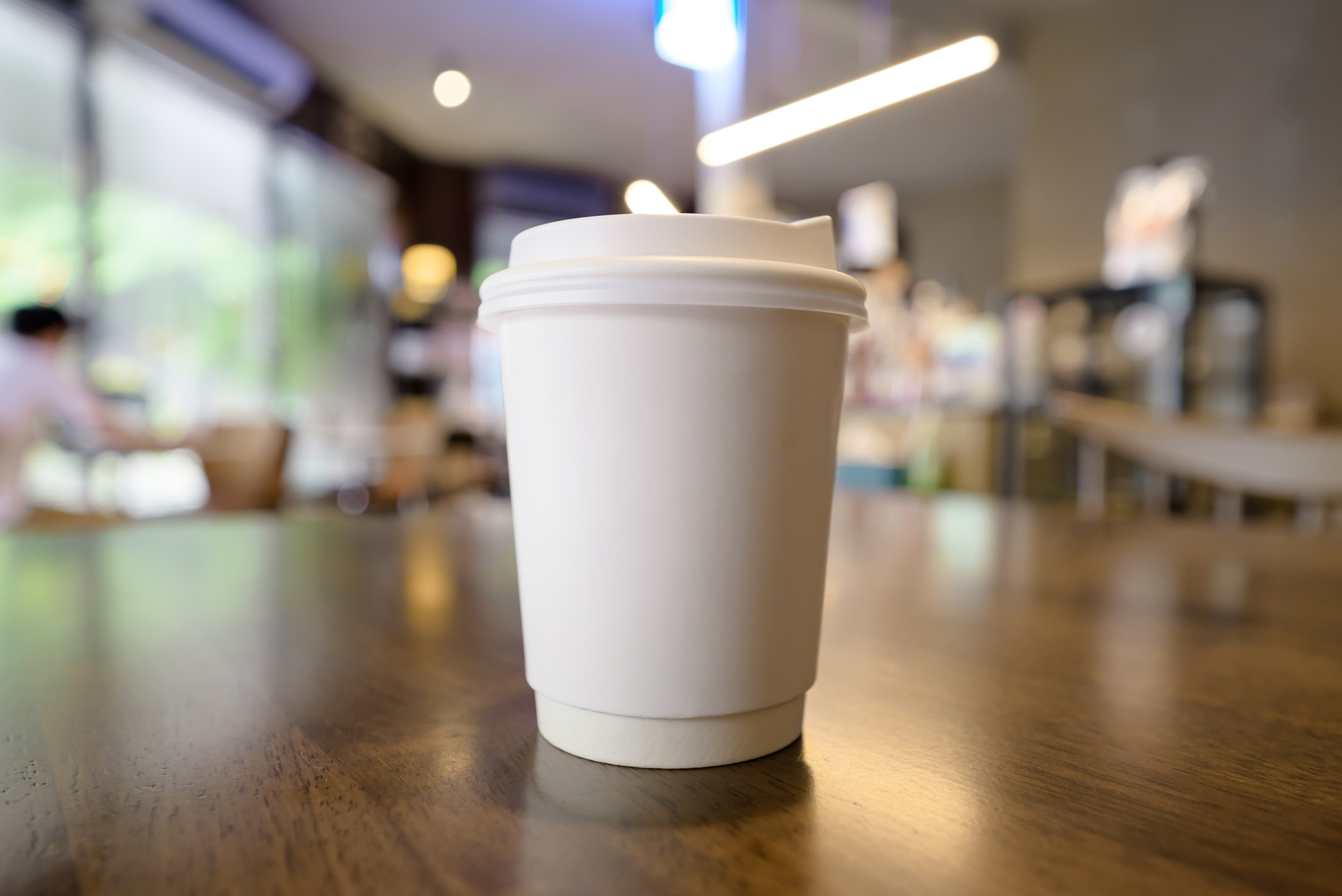 Cup Material Selection Influences Beverage Insulation, Condensation, and Temperature Retention