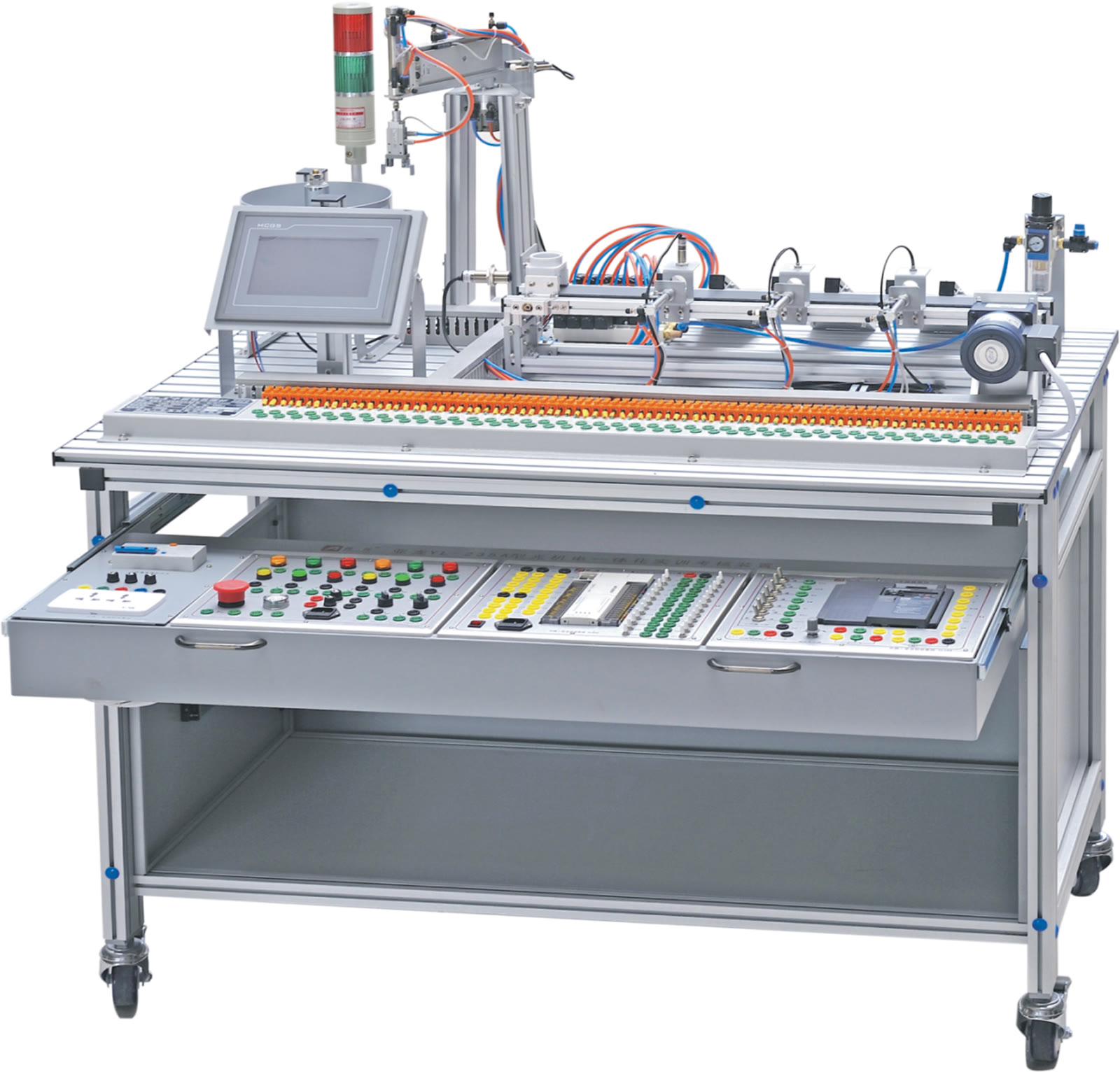 Vocational and Engineering Lab Solutions: YALONG Showcases TVET Training Systems at GESS Dubai