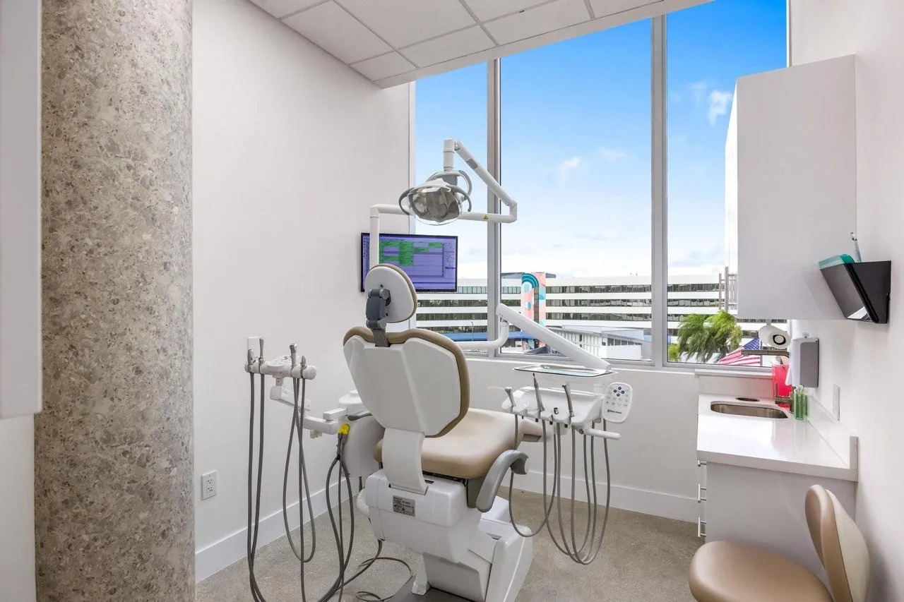 Smile Dental Care Earns a 95 Dental.me Score and 5.0 Rating Behind Dr. Helen Pavon Pozo’s Integral Approach