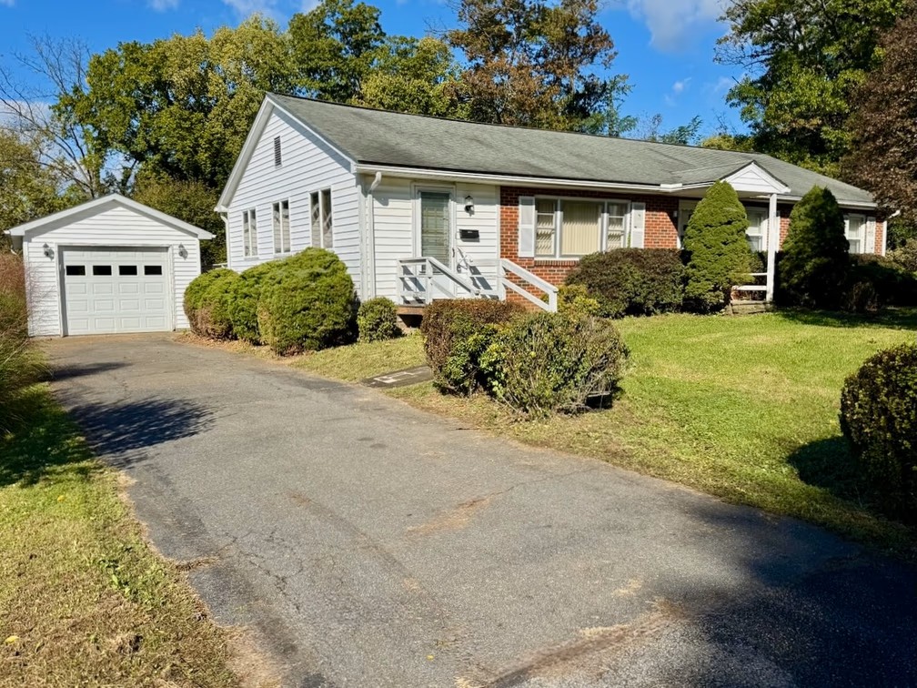 Bidding Set to Close on 3BR/1.5BA Home w/Basement in Loudoun County’s Country Club Hills Announces Nicholls Auction Mktg