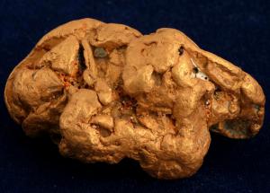 A beautiful 4.51 troy ounce Alaska Gold Rush gold nugget from the Atlin mining district, located just east of Skagway in Yukon, Alaska climbed to $10,845, and an oil on board painting of two miners on mules loaded with various items, titled Panhandlers, signed by Texas artist William Forrest Martin, nicely framed, realized $8,540 at Holabird Western Americana Collections’ massive, five day Holiday Treasures Auction held December 5th through the 9th