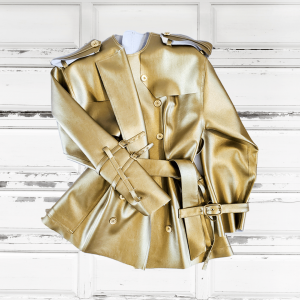 Colour for the undisputed queen. Road Angel Golden Armour trench coat is tailored with limited-edition Desserto gold leather, a natural and beautifully soft Rockport texture, a relaxed look and feel. Designed for an oversized fit.